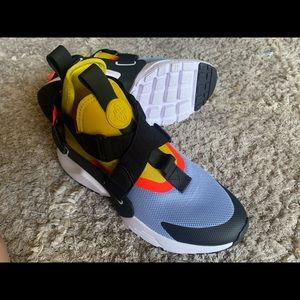 Nike Huarache City Aluminum